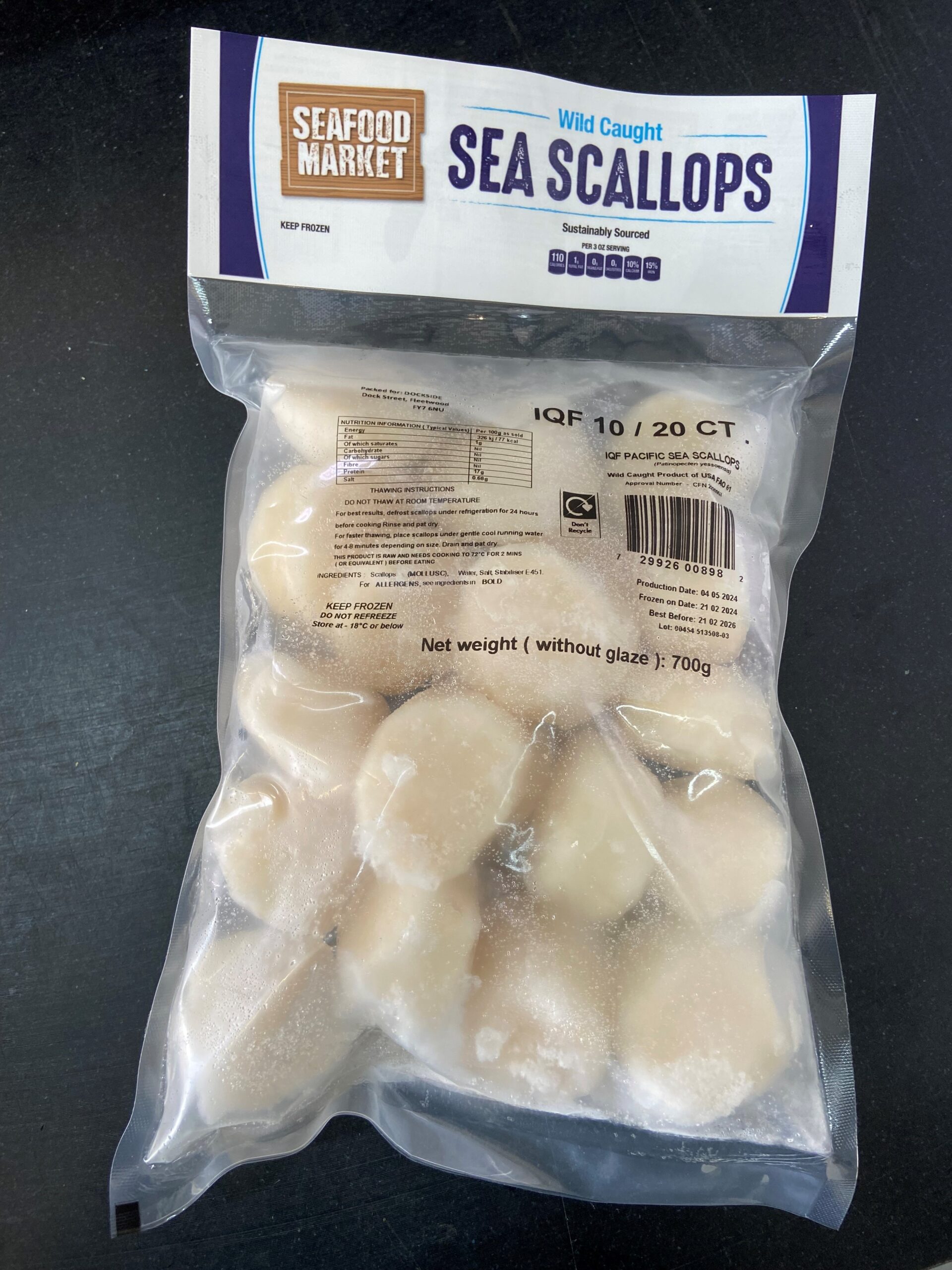 Wild caught sea scallops in a bag with total weight of 700g